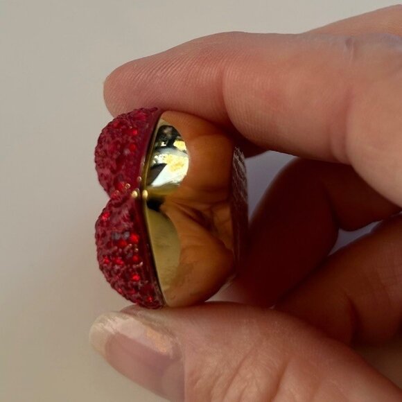 Novelty Pillbox - Bejeweled Red Lips - Picture 3 of 6